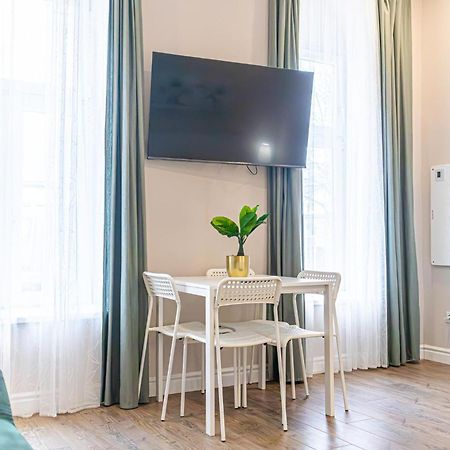 Stylish Studio Apartment Wiener Stadthalle Exterior foto